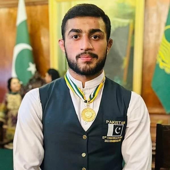 Sharif Tahir Wins Presidential Pride of Performance Award: A Tale of Talent and Triumph 🥈🇵🇰